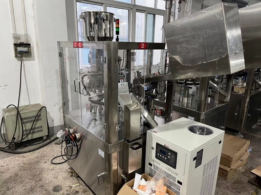 Facial Cleanser Tube Filling Sealing Machine สำหรับท่ออ่อน 3KW 250ml