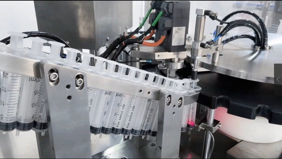 อัตโนมัติของเหลว Plugging Luer Lock Pre- เติม Aseptic เครื่องเติมฉีดพลาสติก