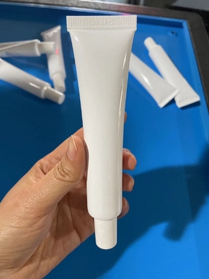 อัตโนมัติ อลูมิเนียม / โลหะ / พลาสติก / วัสดุประกอบ Tube Filler Sealer สําหรับเครื่องสําอางอาหารประจําวัน