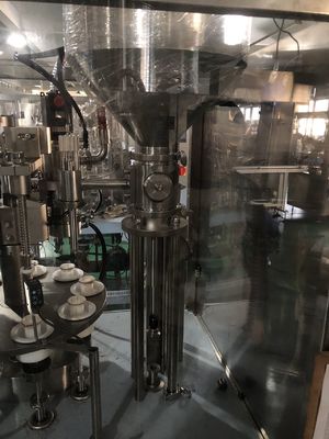 เครื่องบรรจุและปิดผนึกหลอดนมข้น