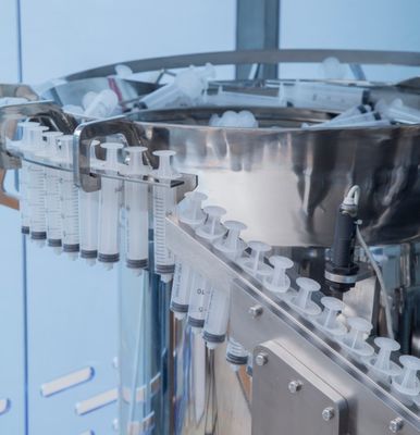 เครื่องเติมเครื่องฉีดพลาสติก Prefilled Syringe Pfs อัตโนมัติ