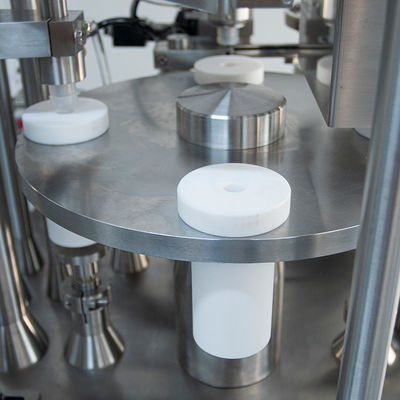 อัตโนมัติ เติมฉีดเต็มล่วงหน้า เครื่องปิดล็อค Luer เครื่องปิดกระจกฉีดแก้ว เครื่องเติมเจล & ปุ่ม