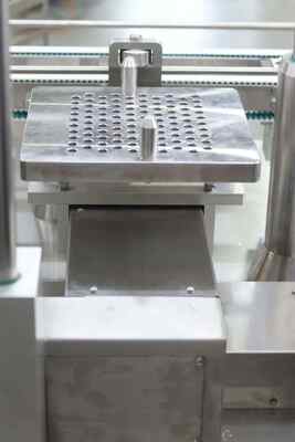 เครื่องเติมฉีดฉีด เติมก่อนสําหรับกระสุนฟัน เครื่องเติมและปิดเจลเหลว