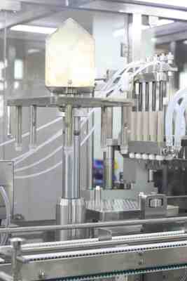 เครื่องเติมฉีดยา GMP พลาสติกความจุสูง