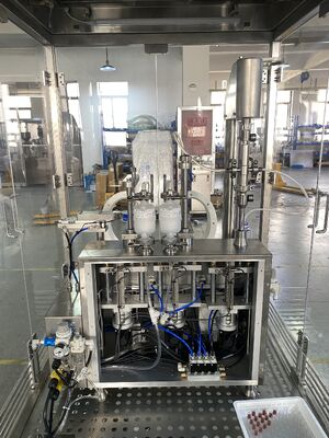 เครื่องเติมยากระปุกและฉีดยาที่เต็มล่วงหน้า พร้อมหมวกกระบวนการกระจาย