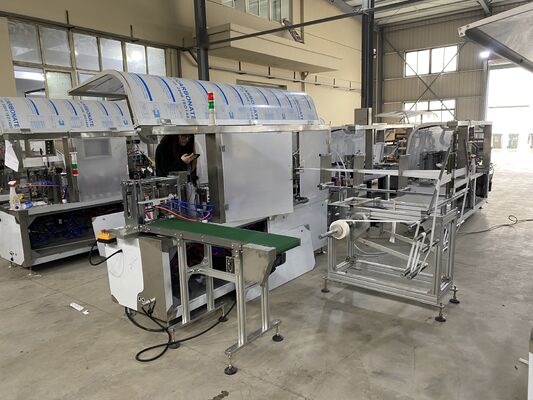 อัตโนมัติเต็ม 4 ทิศ ปิดเครื่องบรรจุผ้าเปียกเปียก Single Sachet Alcohol Swab Packaging Machine