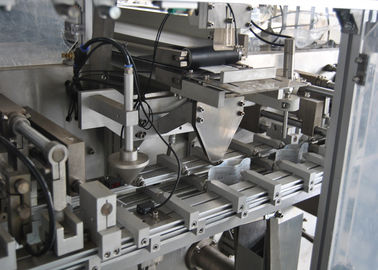 เครื่องจักรบรรจุหน้ากากใบหน้ามาตรฐาน CE พร้อมปั้มน้ำมันการทำงานต่ำ